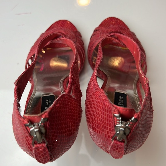 ❤️WHITE HOUSE BLSCK MARKET RED LEATHER SNAKESKIN PRINT 4.5” HEELS SIZE 7 MEDIUM - Picture 11 of 16
